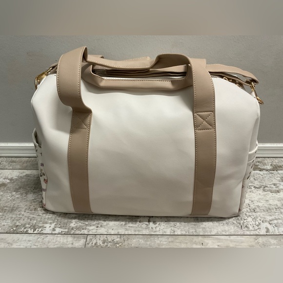 NWt Winnie the Pooh weekender bag, backpack and phone crossbody bag - Picture 3 of 12